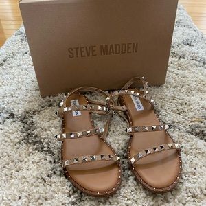 Steve Madden travel tan sandals with box
